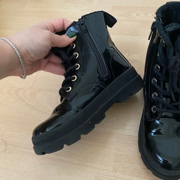 Warm Lined Boots - Picture 7 of 8